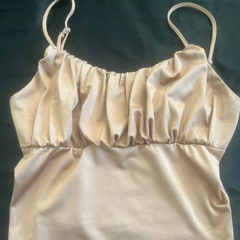 beige cropped tank